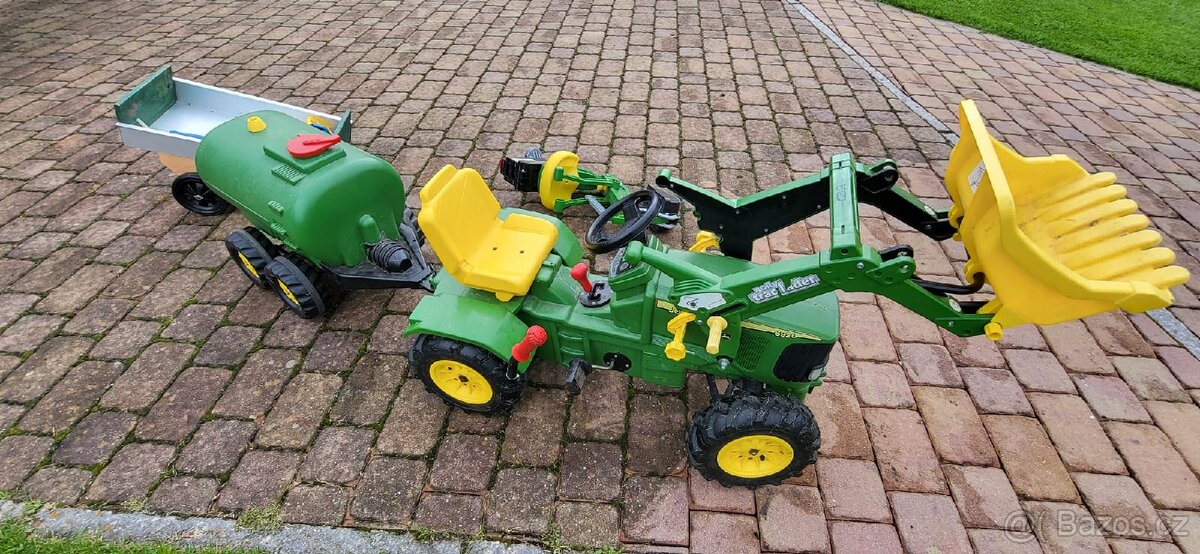 Šlapací traktor John Deere - 2