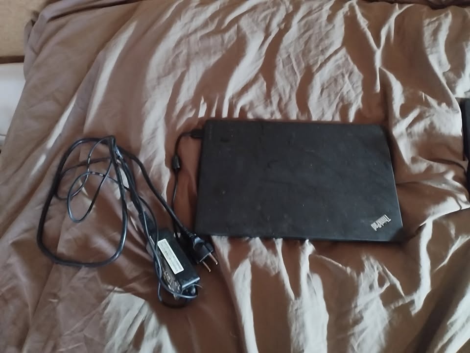 Notebook na náhradní díly druhý plně funkční - 2