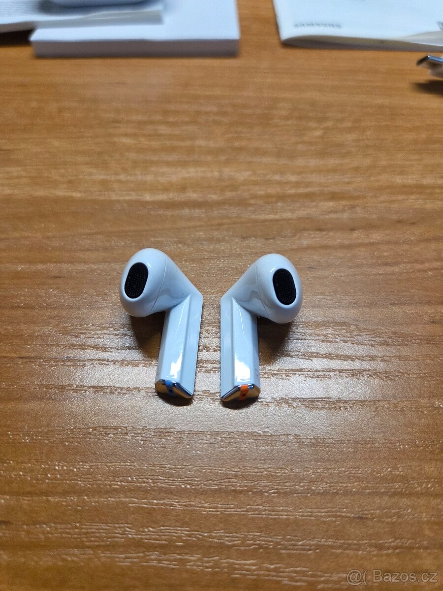 Samsung Galaxy Buds3 - 2