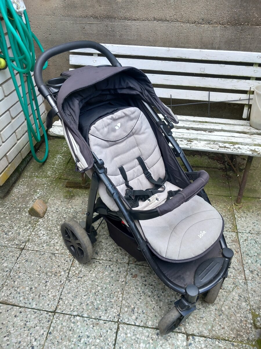 Prodám kočárek JOIE - 2