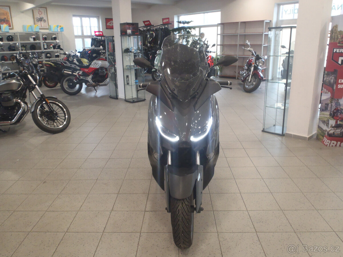 YAMAHA X-MAX 300 Tech Max - 2