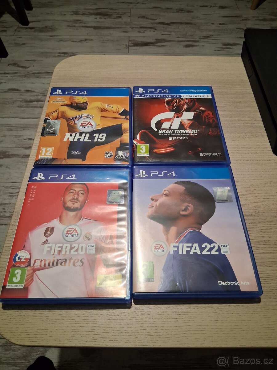 PlayStation 4 Slim 1 TB + 4 hry - 2