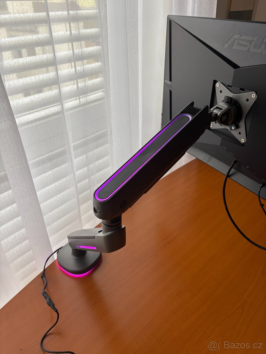 RGB stolní držák pro monitor 17" - 32" - 2