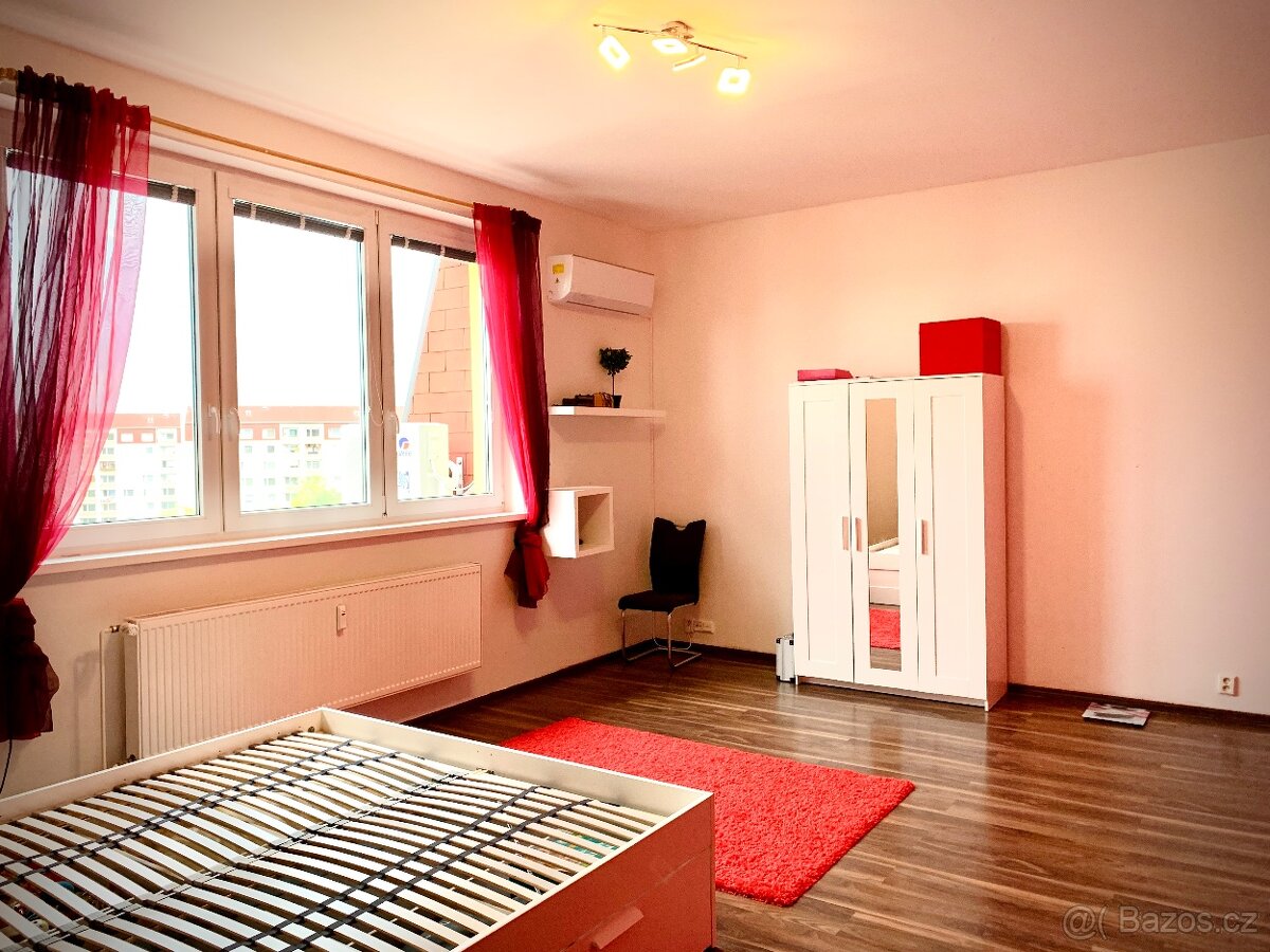 Prodej bytu 2kk 63m2, Milovice - 2