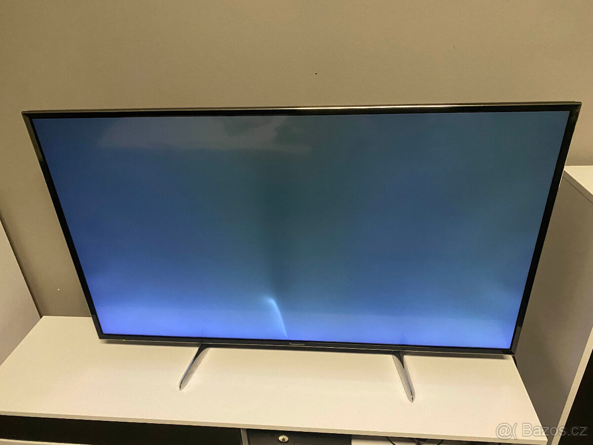 Panasonic 4K Smart TV 49" – NA NÁHRADNÍ DÍLY - 2