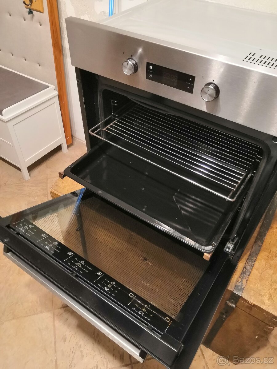 Vestavná trouba Beko 700kč - 2