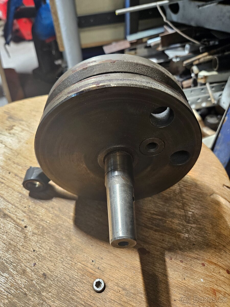 Prodám klikovou hřídel skútr ČZ - 2