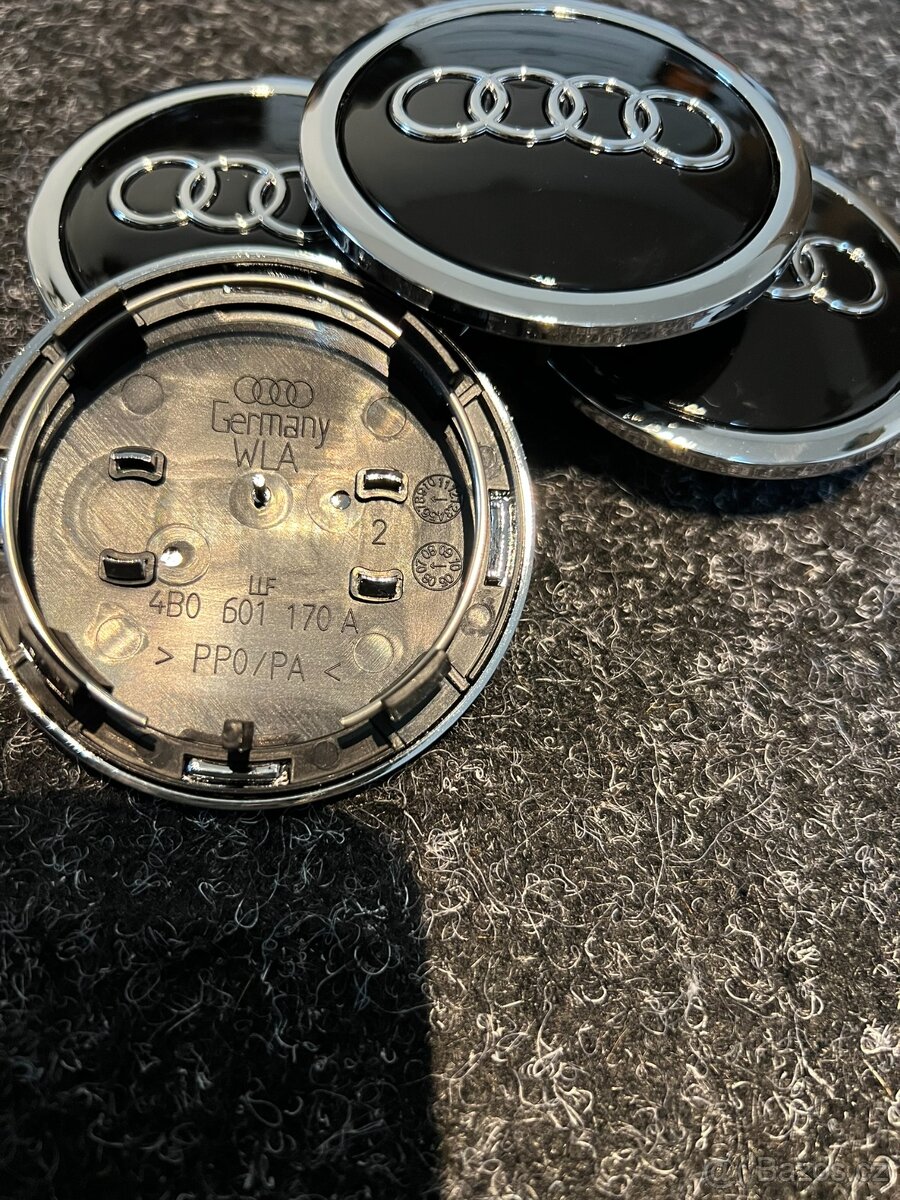 Středové krytky Audi 69mm černé - 2