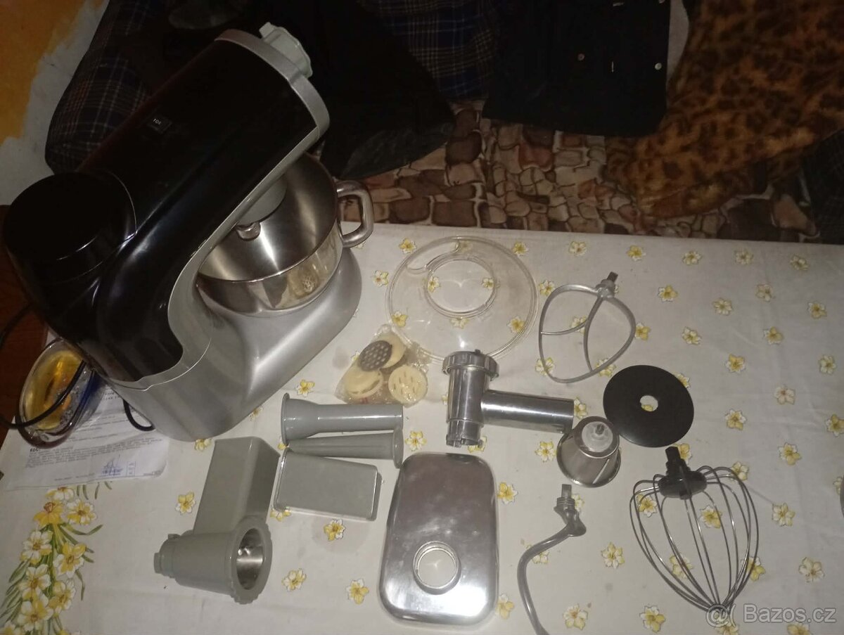 Kuchyňský robot - 2