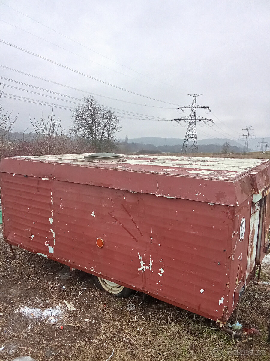 Nabízím starý karavan - 2