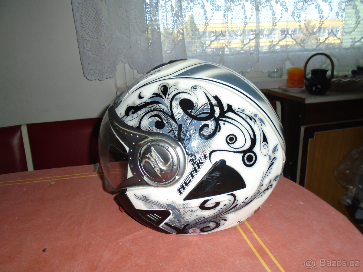 Prodám starší moto helmu - 2