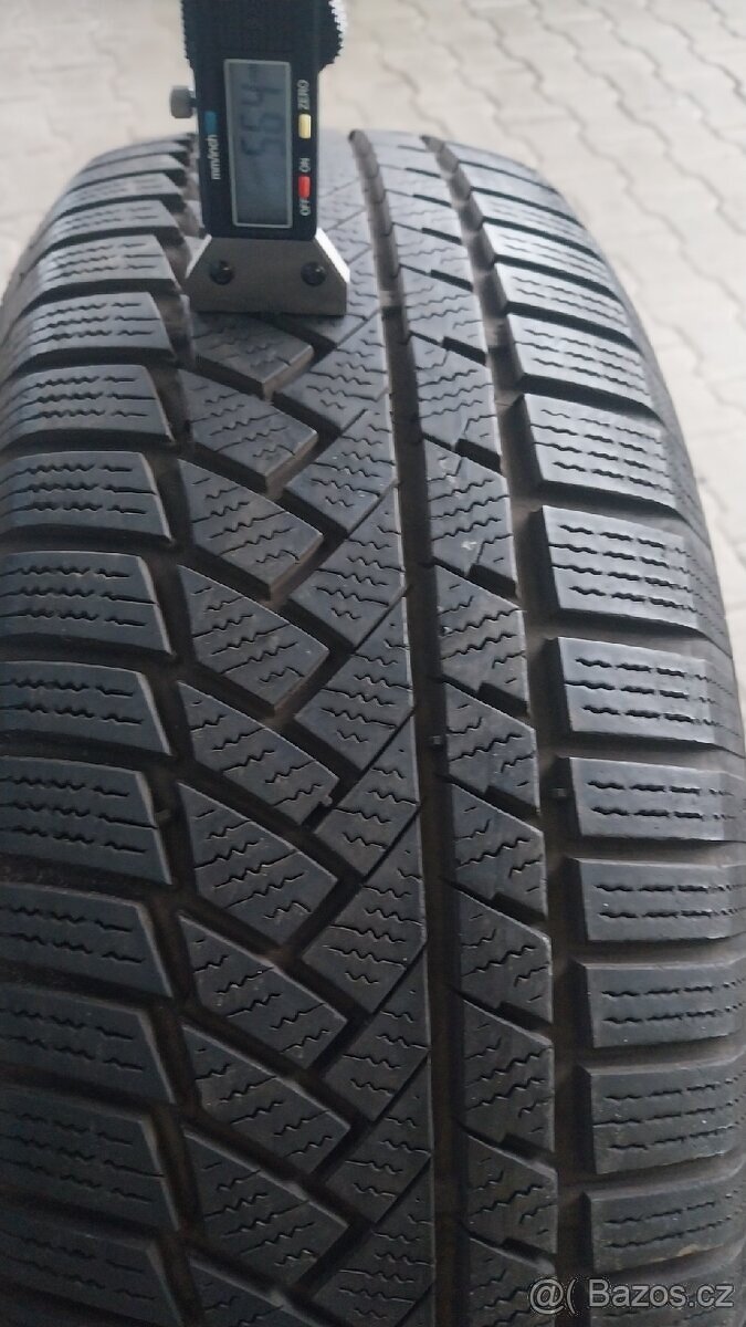 Prodám 2 x zimní pneu Continental 235/65/17 - 2