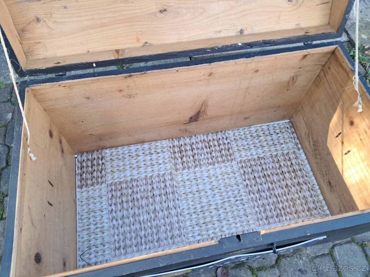 Krásná velká dřevěná truhla - 2