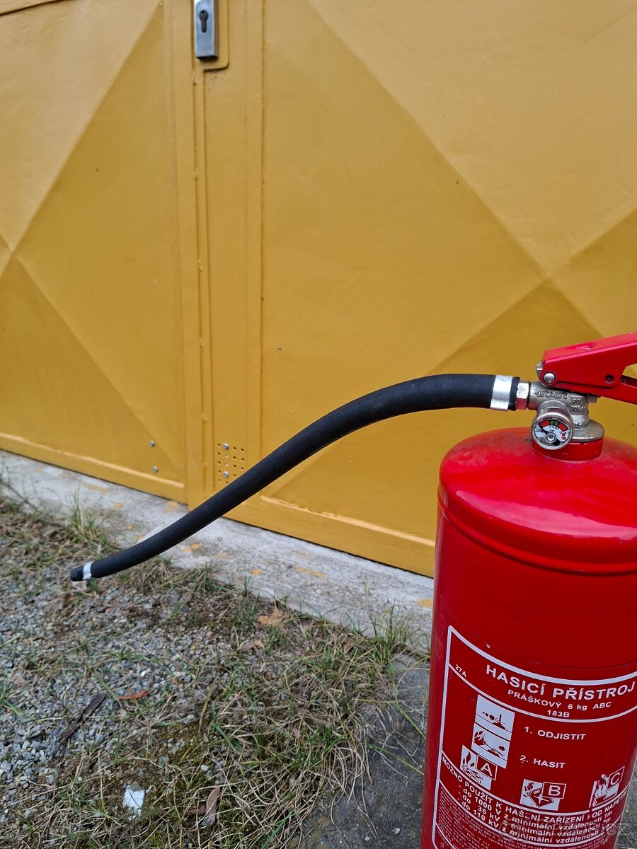 Hasící přístroj - prázdný - 2
