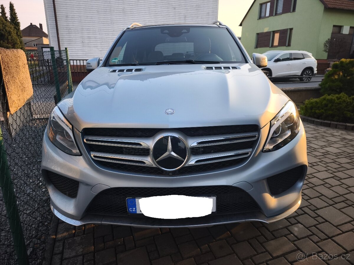 havarovaný Mercedes Benz GLE 500 e - 2