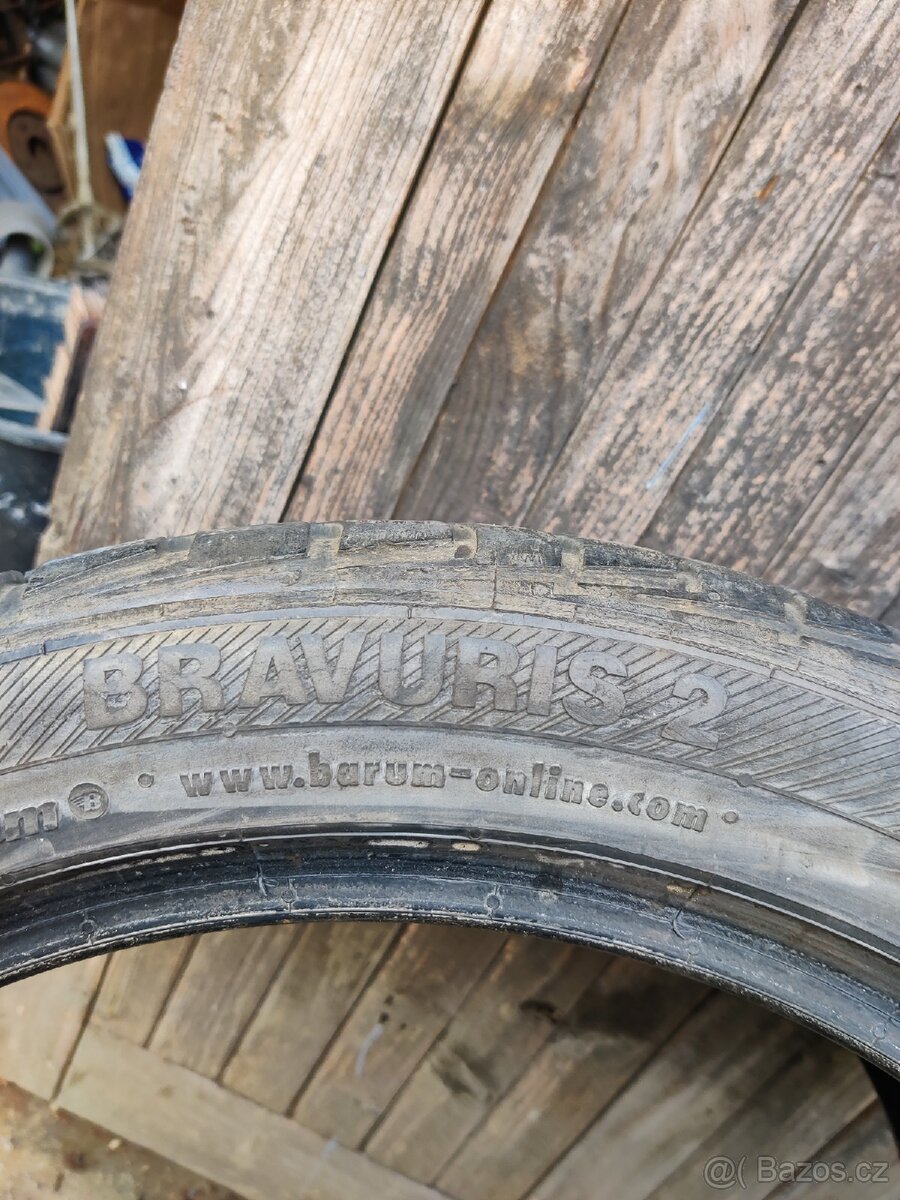 225/45 R17 - 2