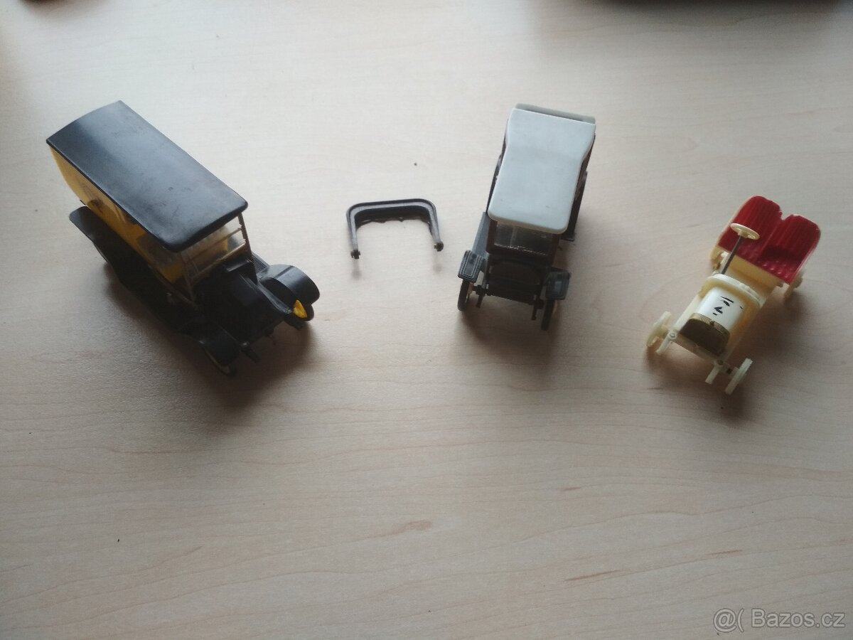 sběratelská autíčka - 2