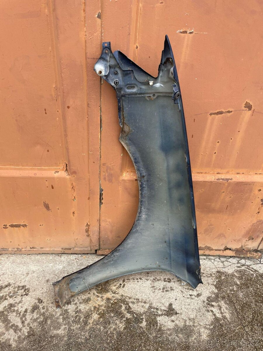 Subaru Outback 2007 přední pravý blatník. - 2