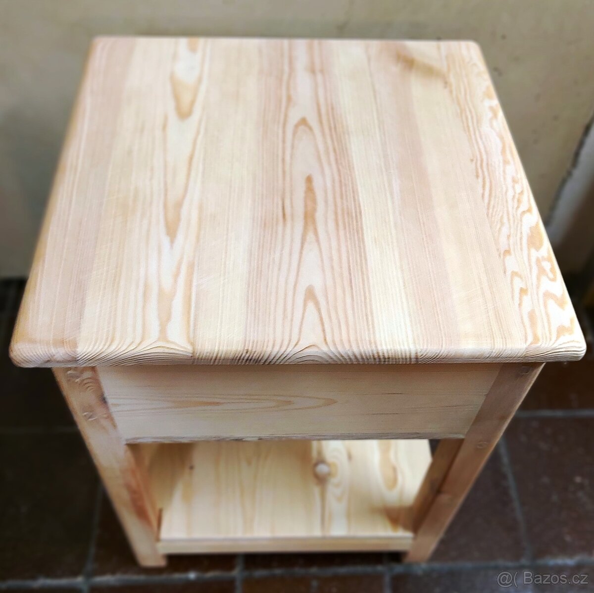 Stolička s úložným prostorem.. - 2