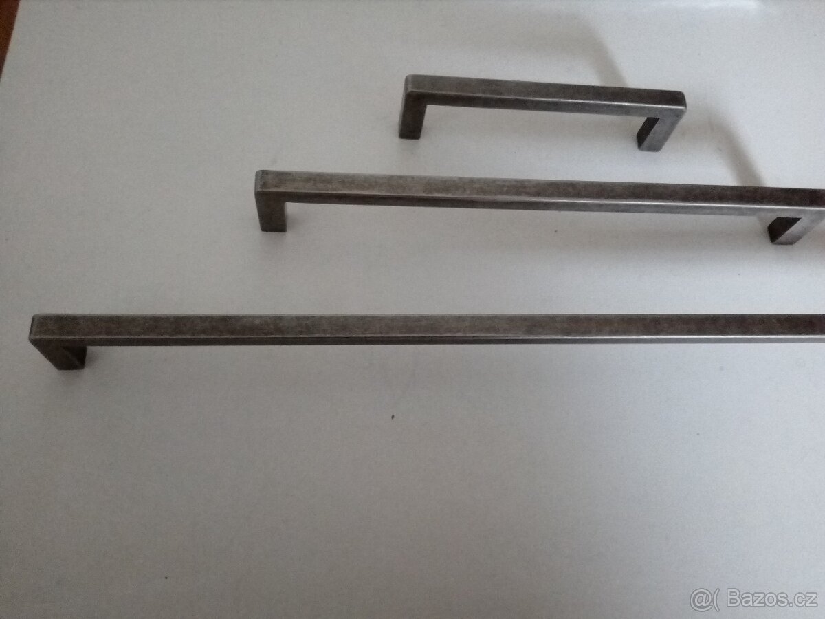 Prodám úchyty na kuchyňská dvířka - 2