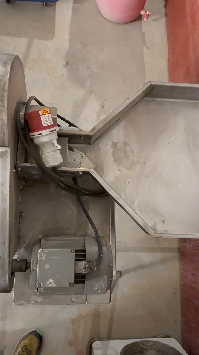 Řezačka kopřiv - 2