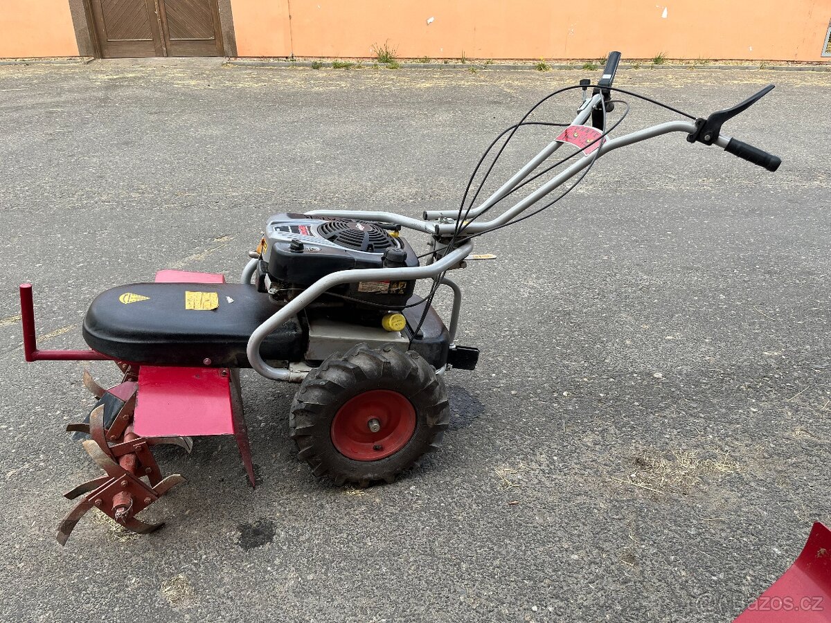 malotraktor VARI 850 - 2