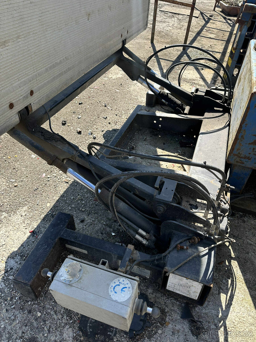 Prodám Hydrauliké zadní čelo/plošinu - 2