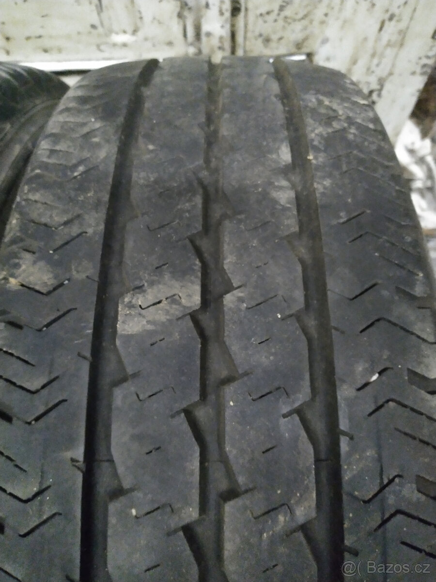 Letni pneu Pirelli 225/70 R15 C - 2