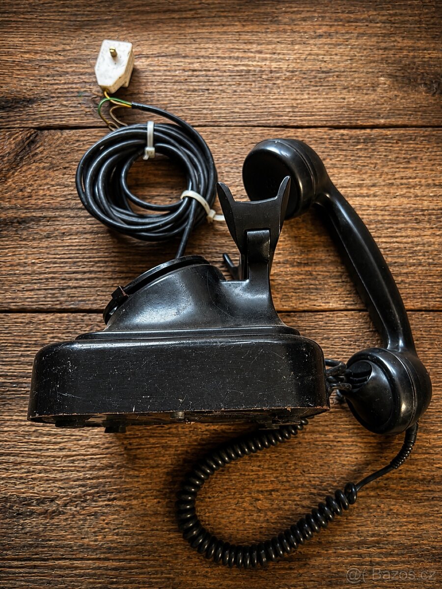 Starožitný bakelitový telefon Tesla - 2