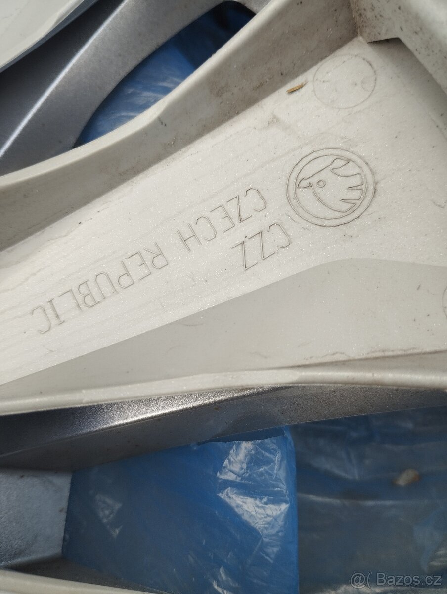 Poklice Škoda R/15.original - 2