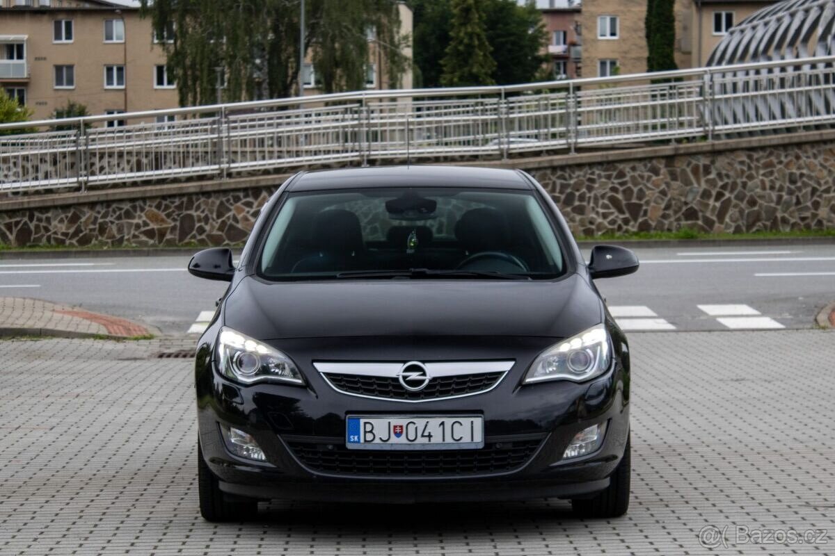Opel Astra 1.4 Turbo LPG / 103kW / M6 / 2011 - 2