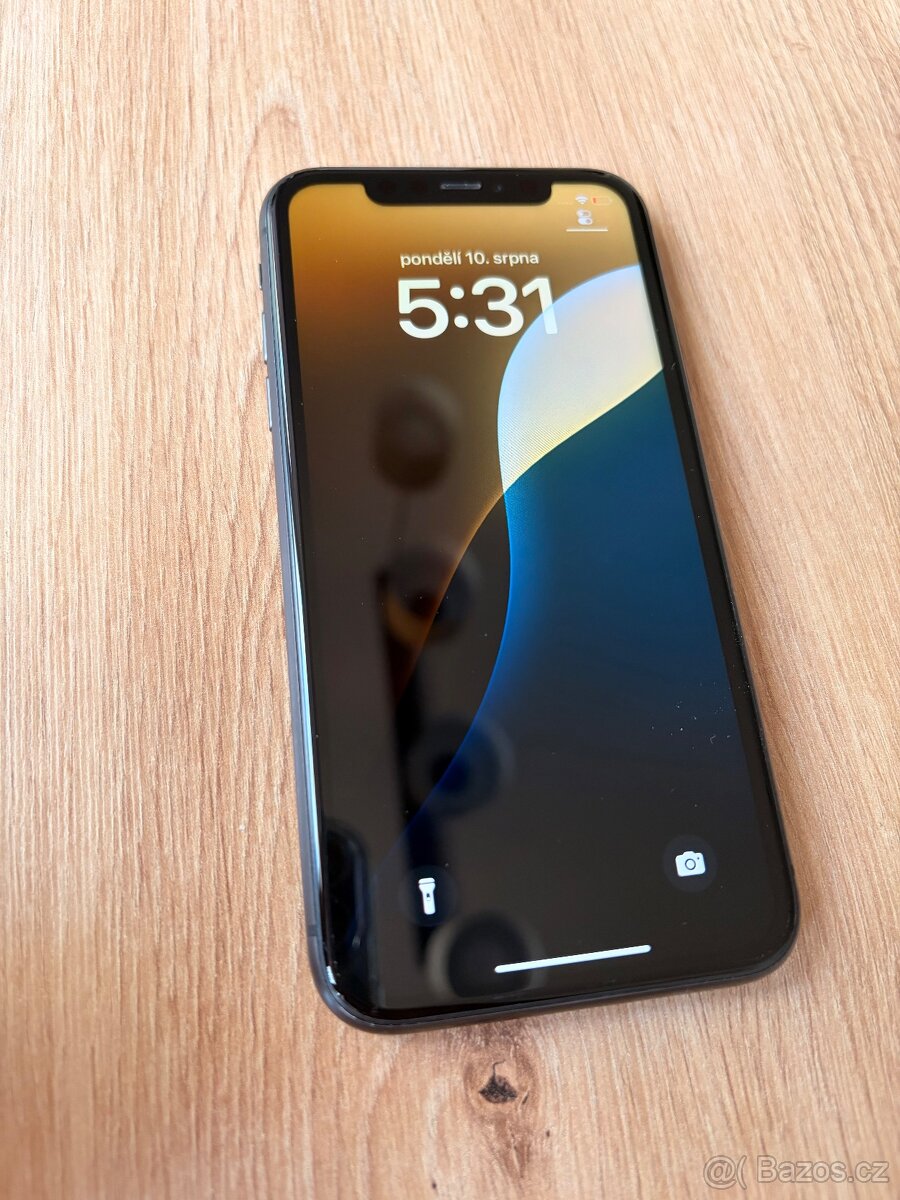 iPhone 11 64gb + příslušenství - 2