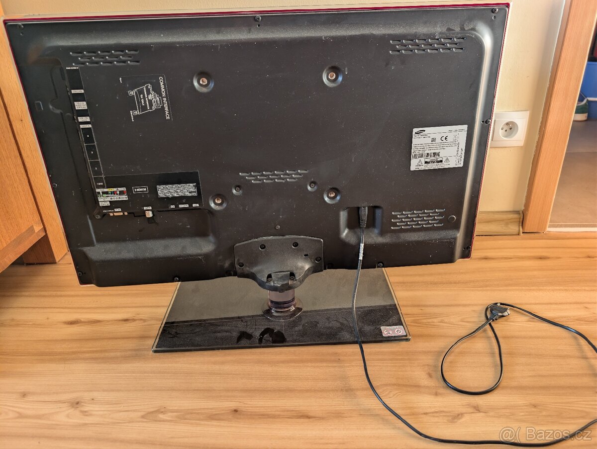 32" Smart LED TV Samsung Na opravu / náhradní díly - 2