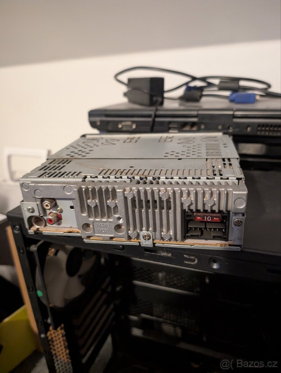 Pioneer DEH-1430R autorádio CD přehrávač - 2
