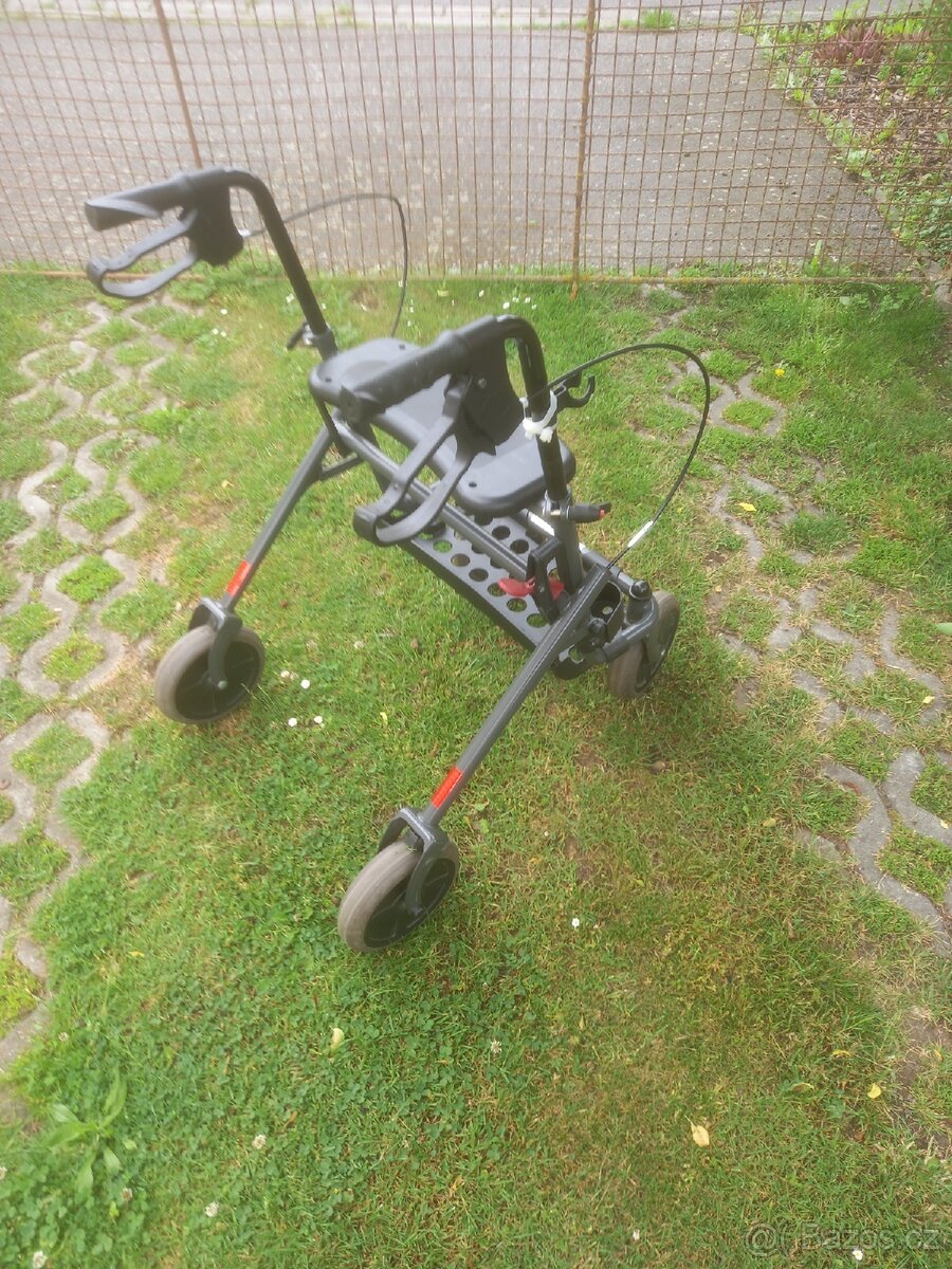 Chodítko pro důchodce - 2