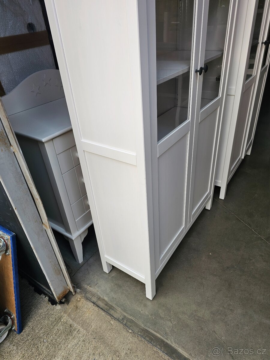 VITRÍNY IKEA HEMNES - 2