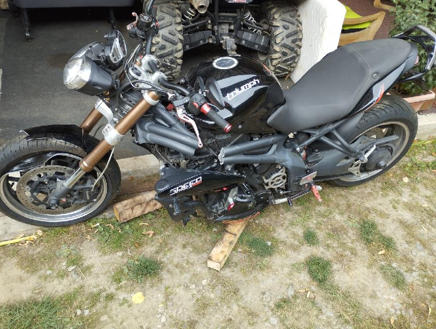 Triumph speed triple 1050 2011 na díly - 2