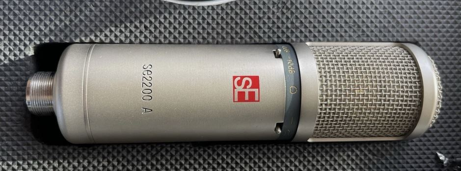 Studiový kondenzátorový mikrofon SE Electronics sE2200 - 2