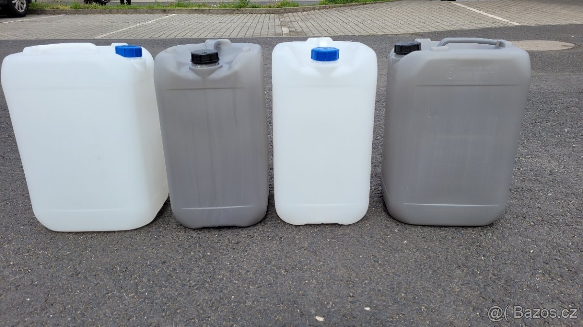 Plastový kanystr 25 l - 2