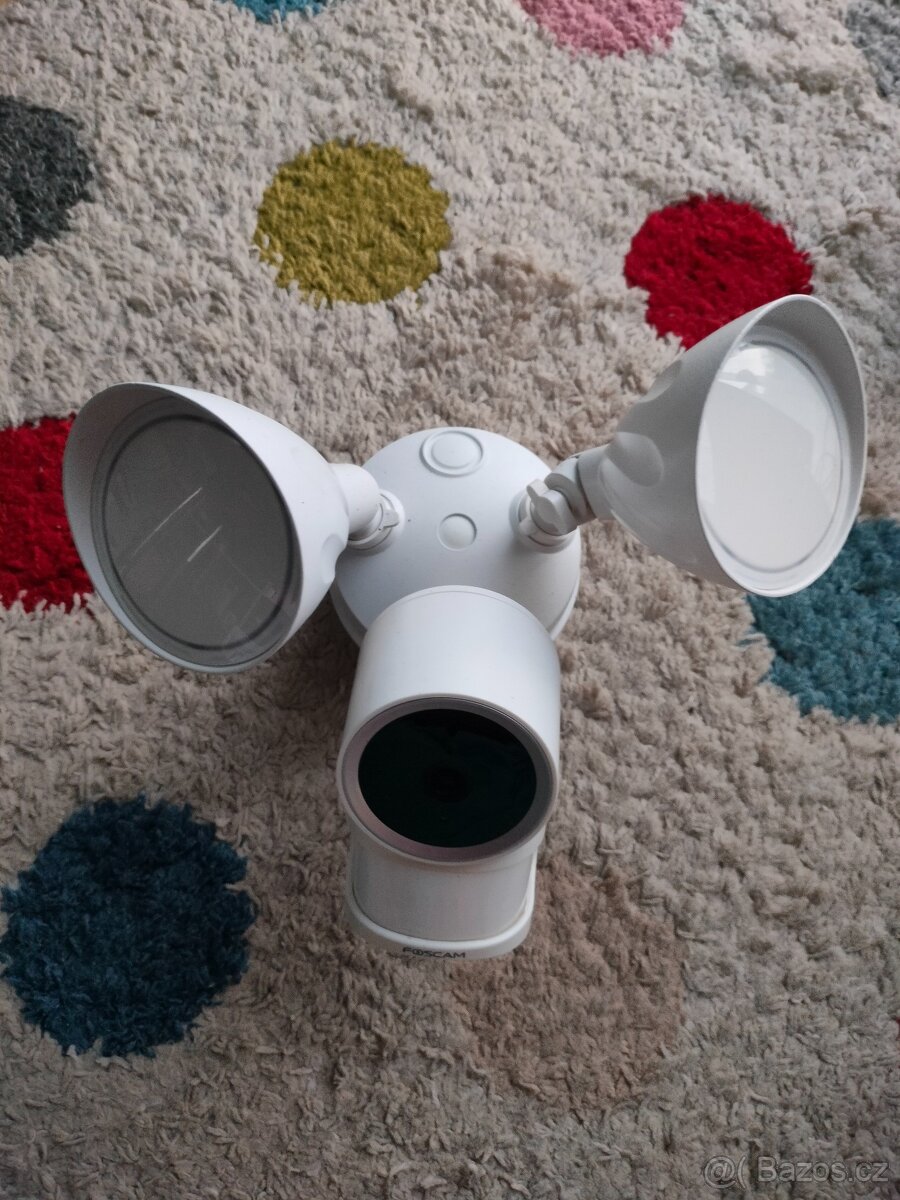 2x FOSCAM 4MP Floodlight Camera venkovní - nepoužitá - 2