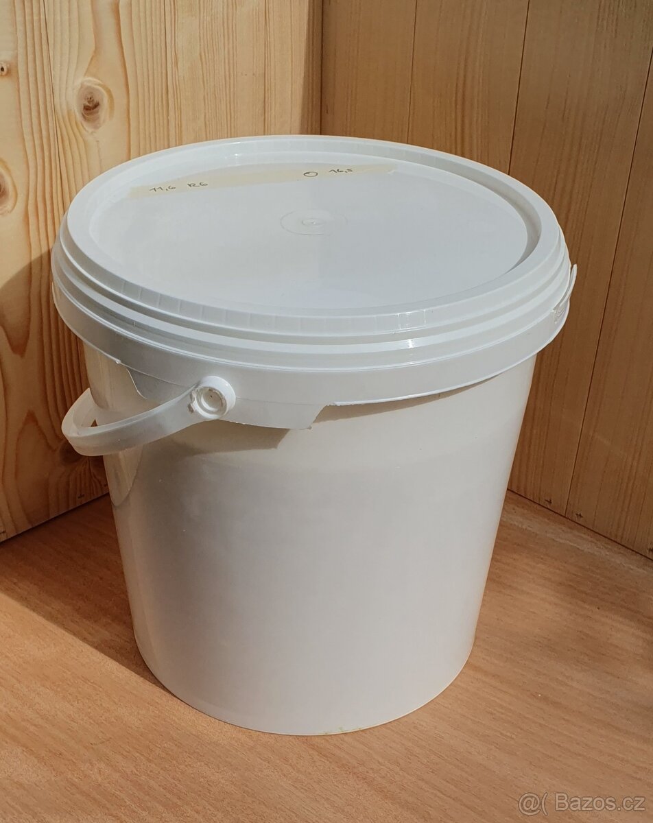 Včelí med - kbelík - 2