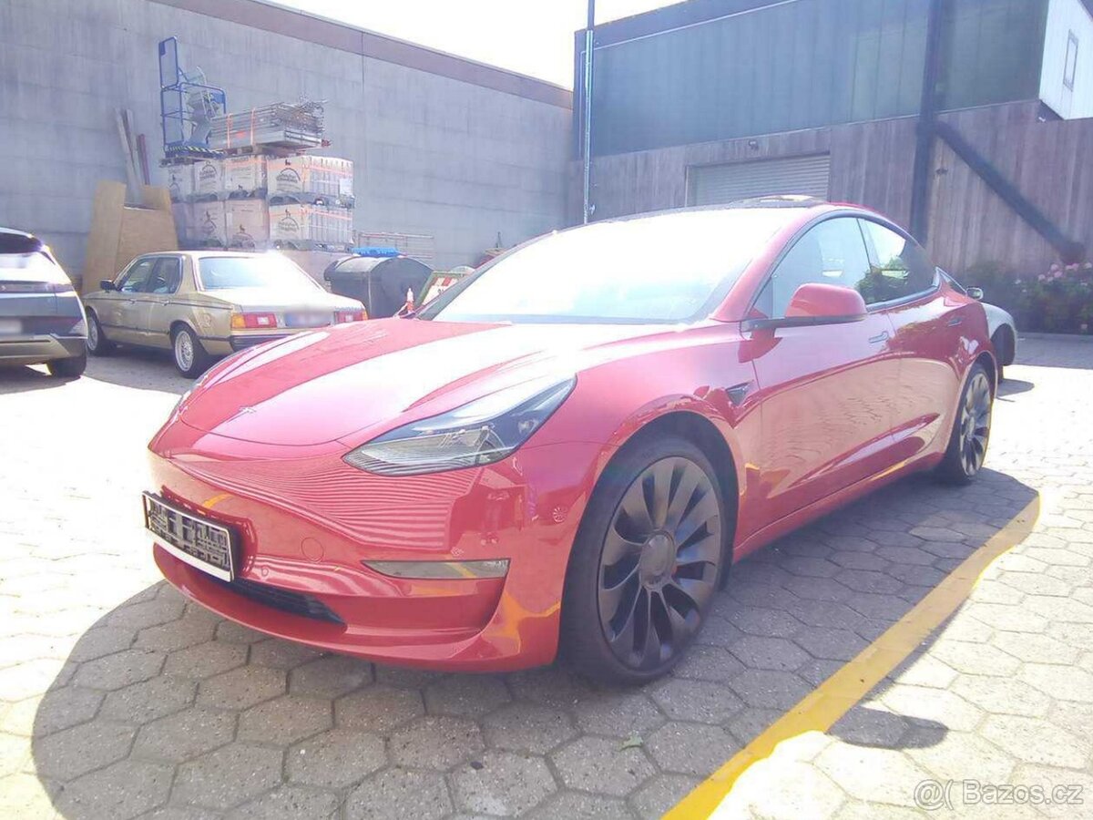Tesla 3 Performance s FSD za 200tis. ODPOČET - 2