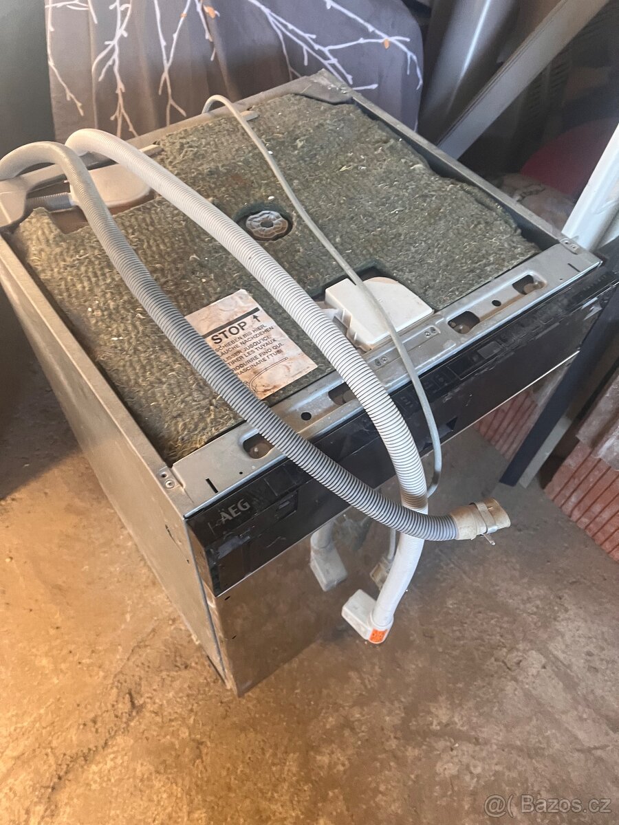 AEG myčka k vestavbě do linky - 2