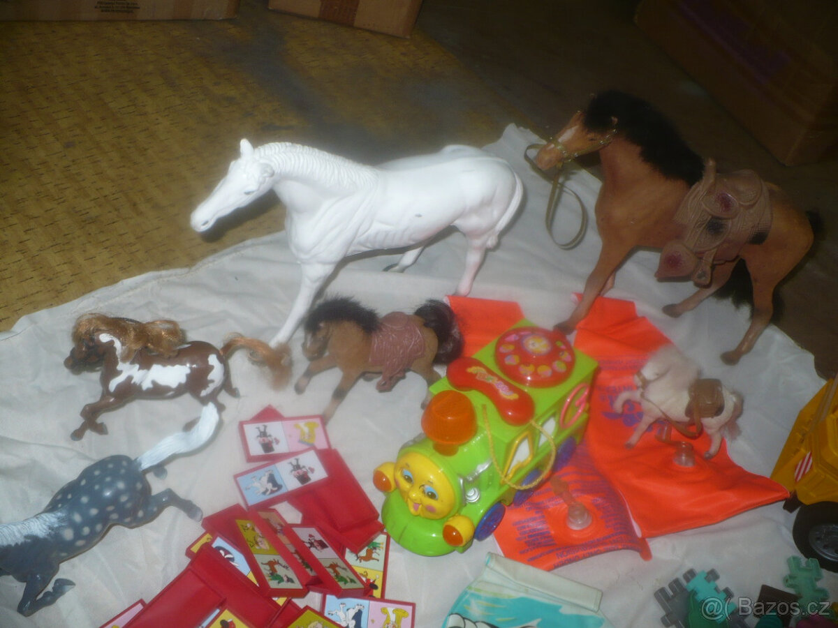 plastové kostky , domino, kostka-tvary ... - 2