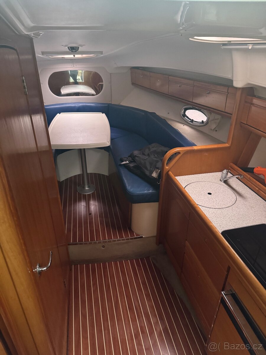 Motorová kajutová loď Bavaria 29 Sport, 2005 r.v. - 2