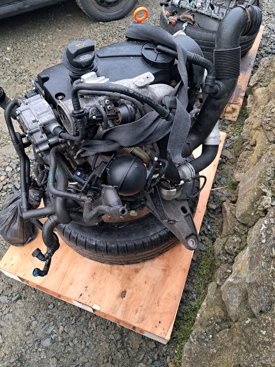 Motor 1,9 tdi 77kw Typ: AXB Transporter T5 - 2