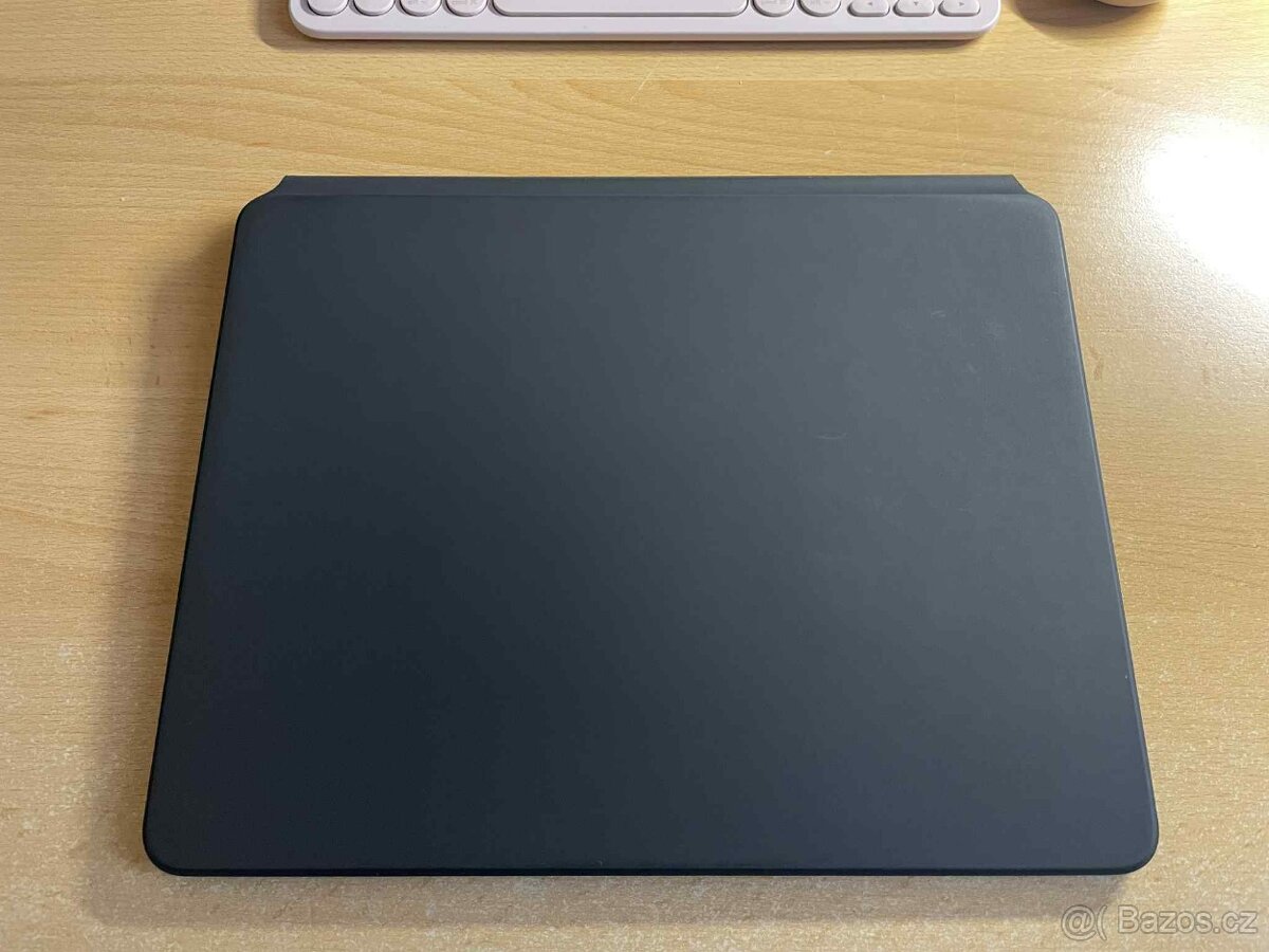 Apple iPad Pro 12,9" (2020/2018) Magic Keyboard klávesnice - 2