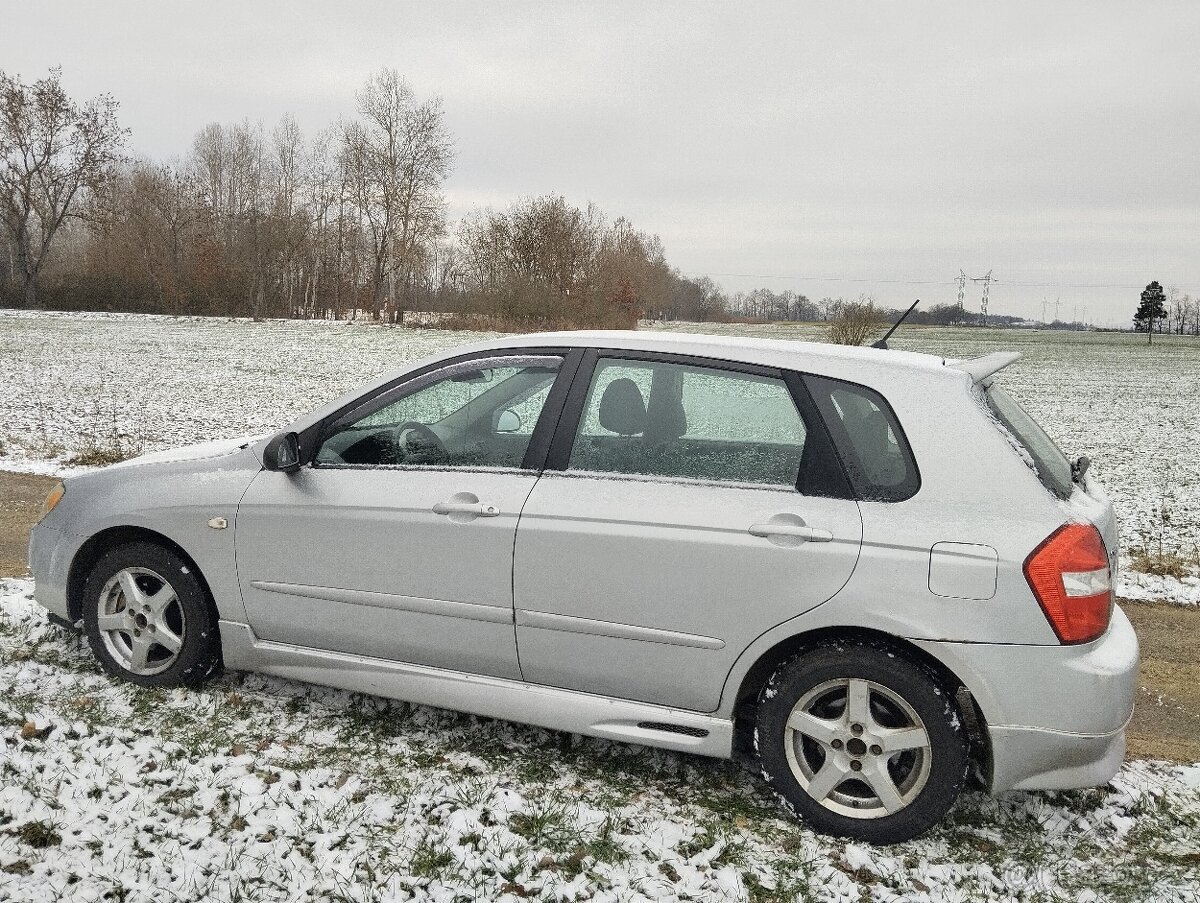 Cerato 2.0 benzí + plyn - 2