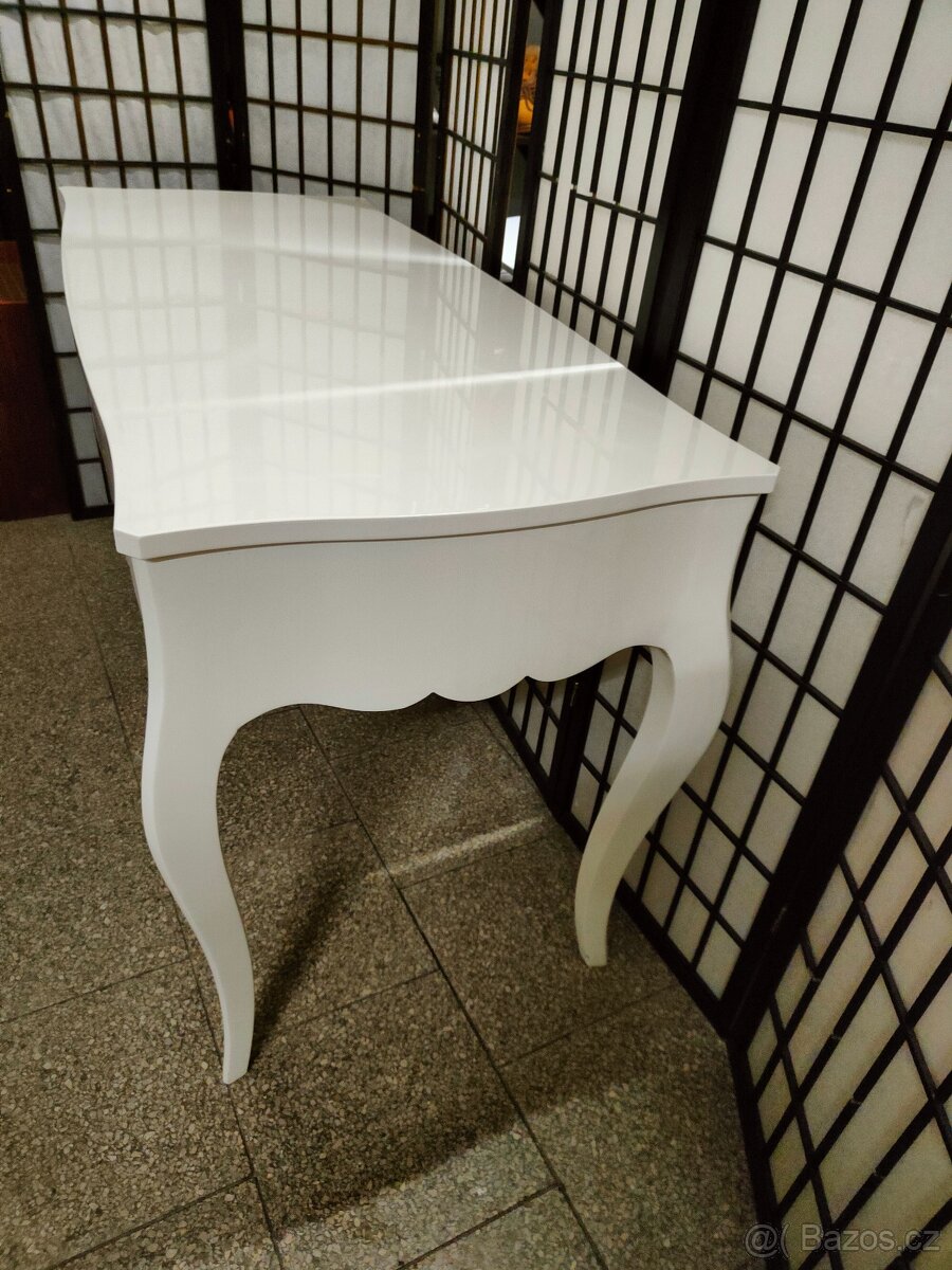 Jídelní stůl bílý - 2