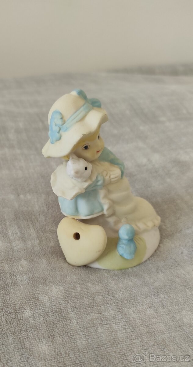 Děvčátko - stojánek na vonnou tyčinku - 2